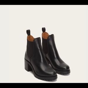 Frye Sabrina Chelsea Boots